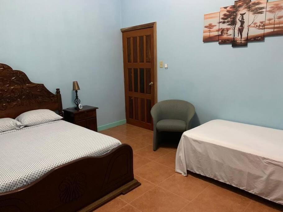 Banyan Rose Apartment Orange Walk Town Bagian luar foto