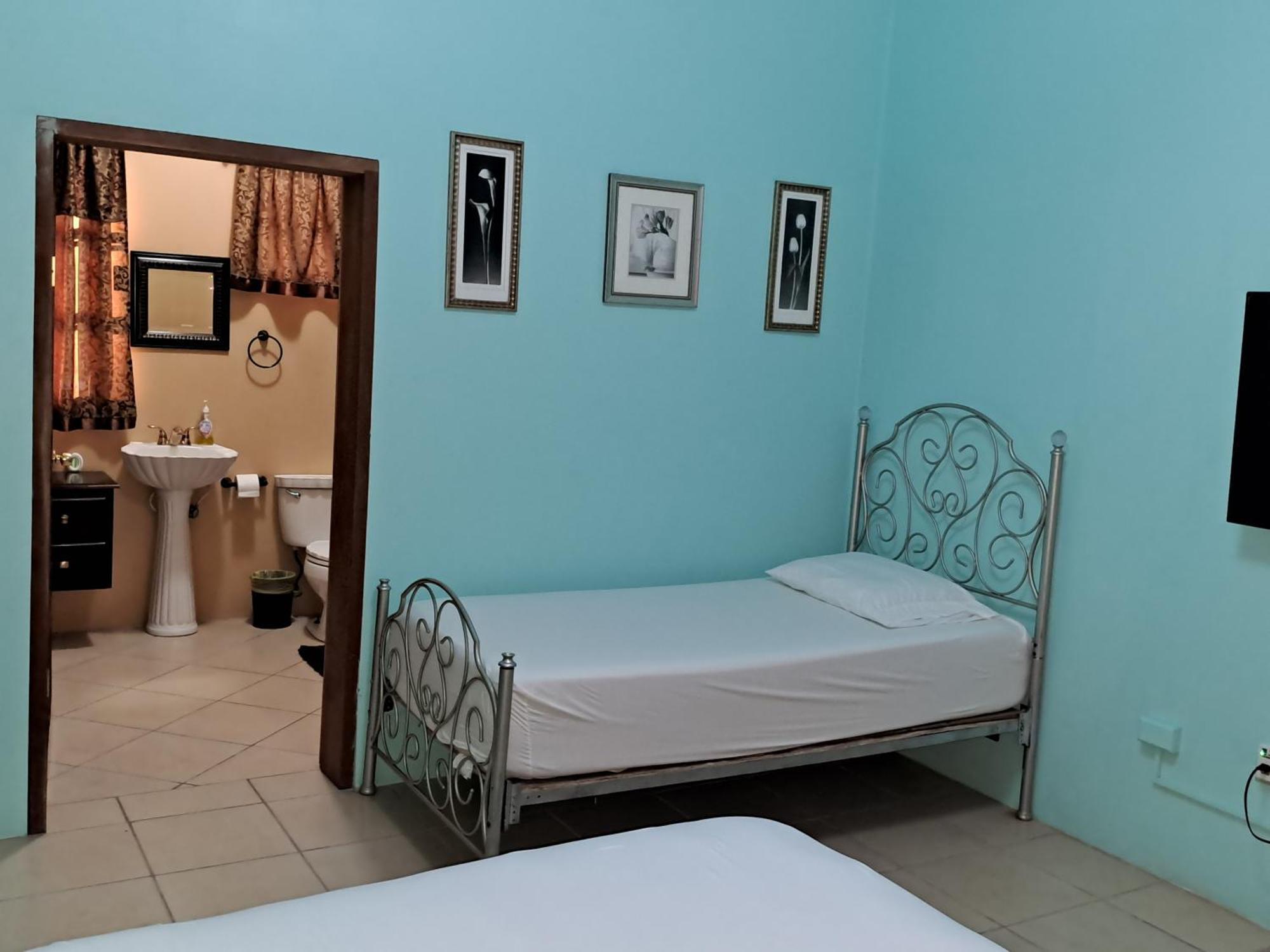 Banyan Rose Apartment Orange Walk Town Bagian luar foto